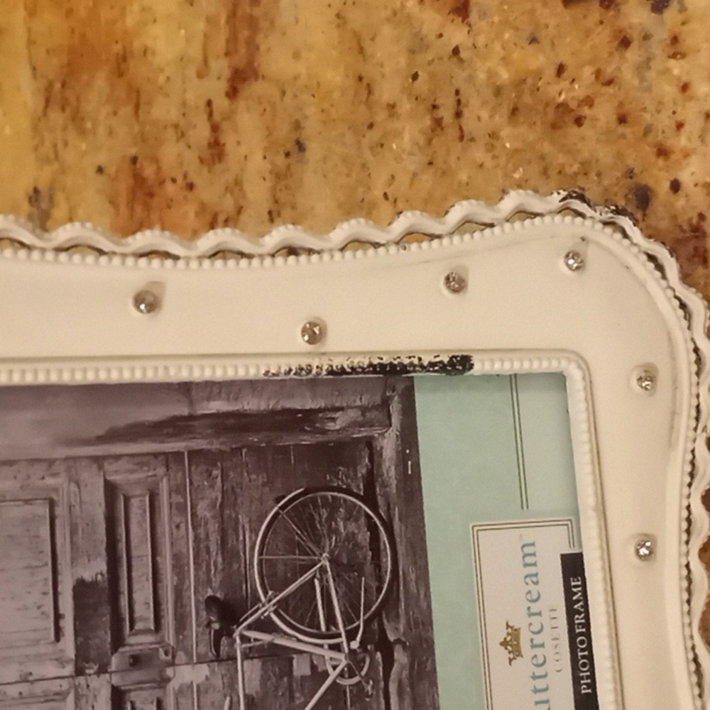 Buttercream Photo Frame - Picture 3 of 4